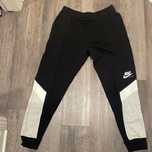 Brand New women’s Nike Jogger sweats.
